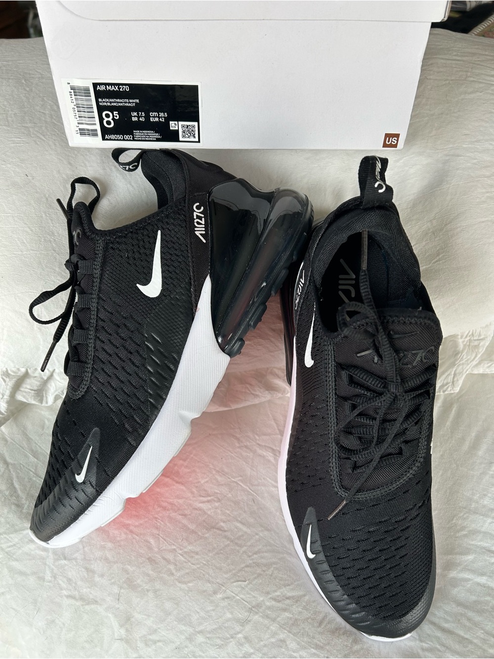 NWT Nike Air Max 270 Sneakers - Black/White/Solar Red w/Box. Size 8.5 Men